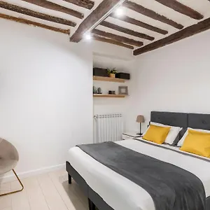 https://colosseums-courtyard.it-romehotels.com