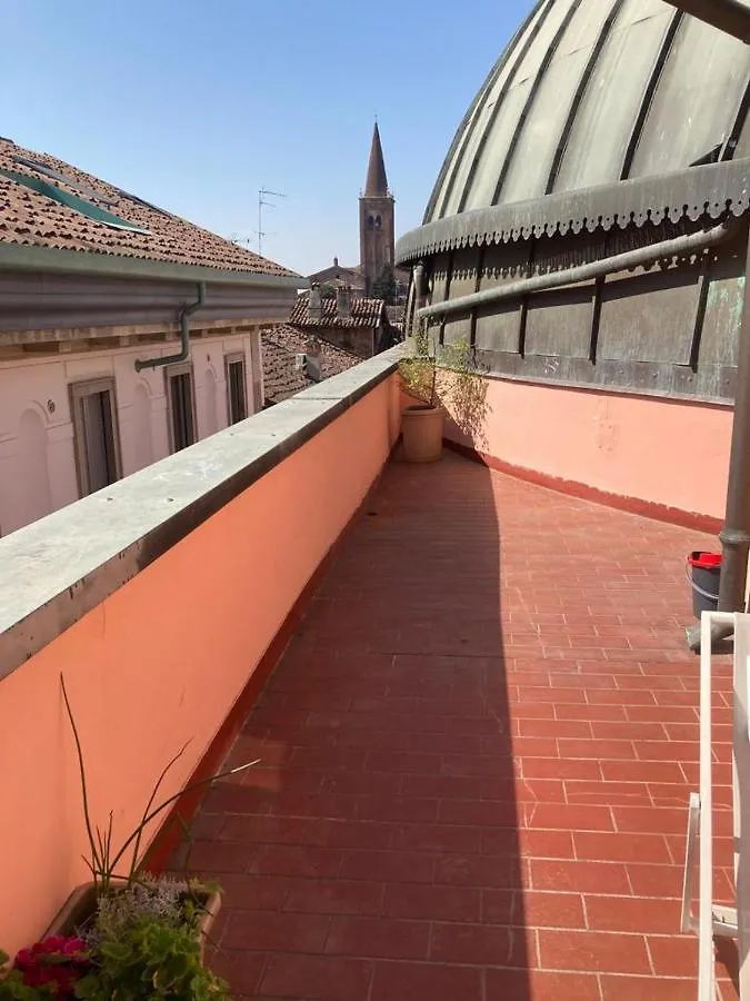 Apartment Loft Teatro Politeama - Intero Appartamento In Centro Storico Con Vista Cremona Italy